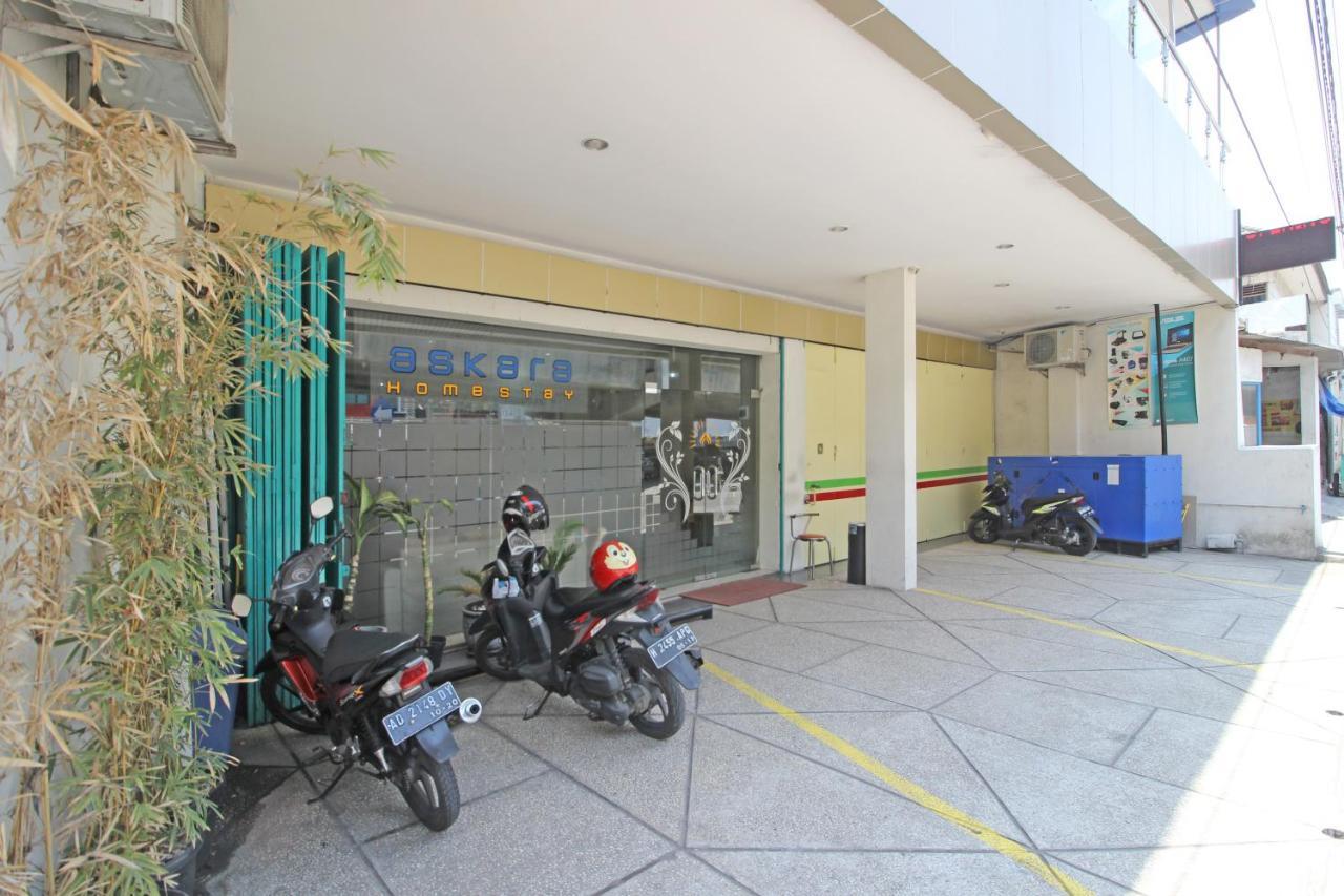 Hotel Reddoorz Near Uns Solo Exterior foto