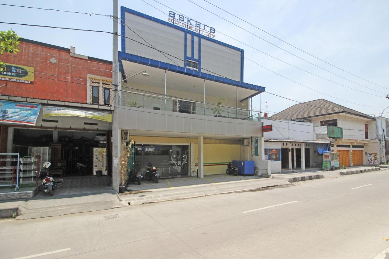 Hotel Reddoorz Near Uns Solo Exterior foto